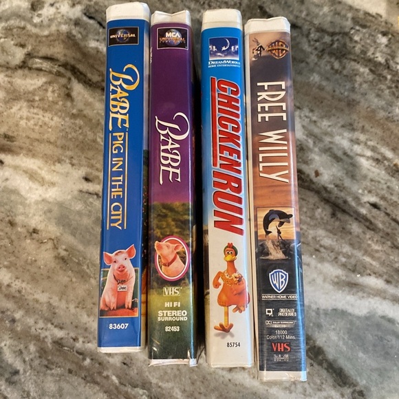 Family Movie VHS tapes: Free Willy,  Chicken Run, Babe & Babe Pig in the City. - Picture 3 of 8